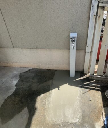 地面にある散水栓を立水栓に交換して使いやすくしました