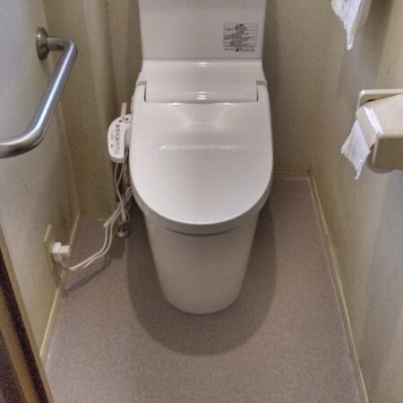 トイレ（アラウーノV）と床のクッションフロアの取り替え