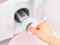 ドラム洗濯機の排水フィルターのお手入れは水切りネットで簡単お掃除できます